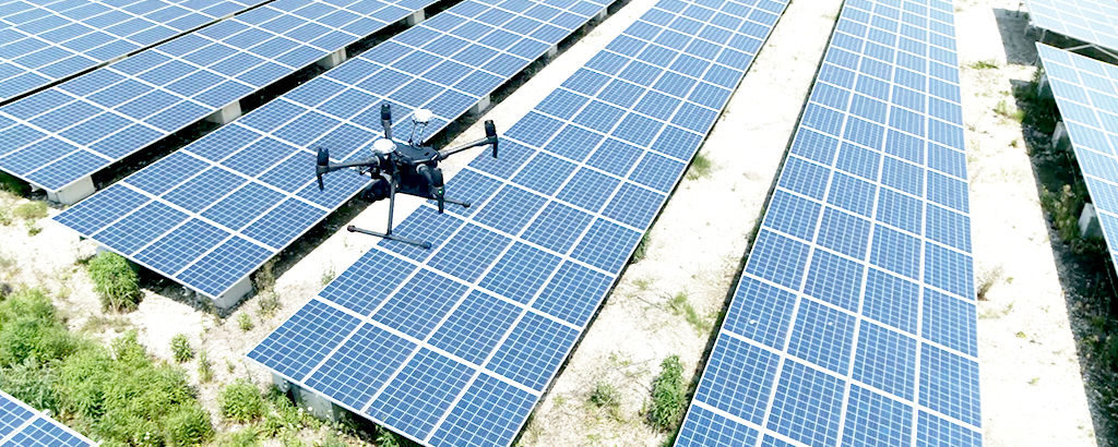 ドローンによるソーラーパネル点検