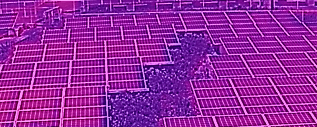 ドローンによるソーラーパネル点検