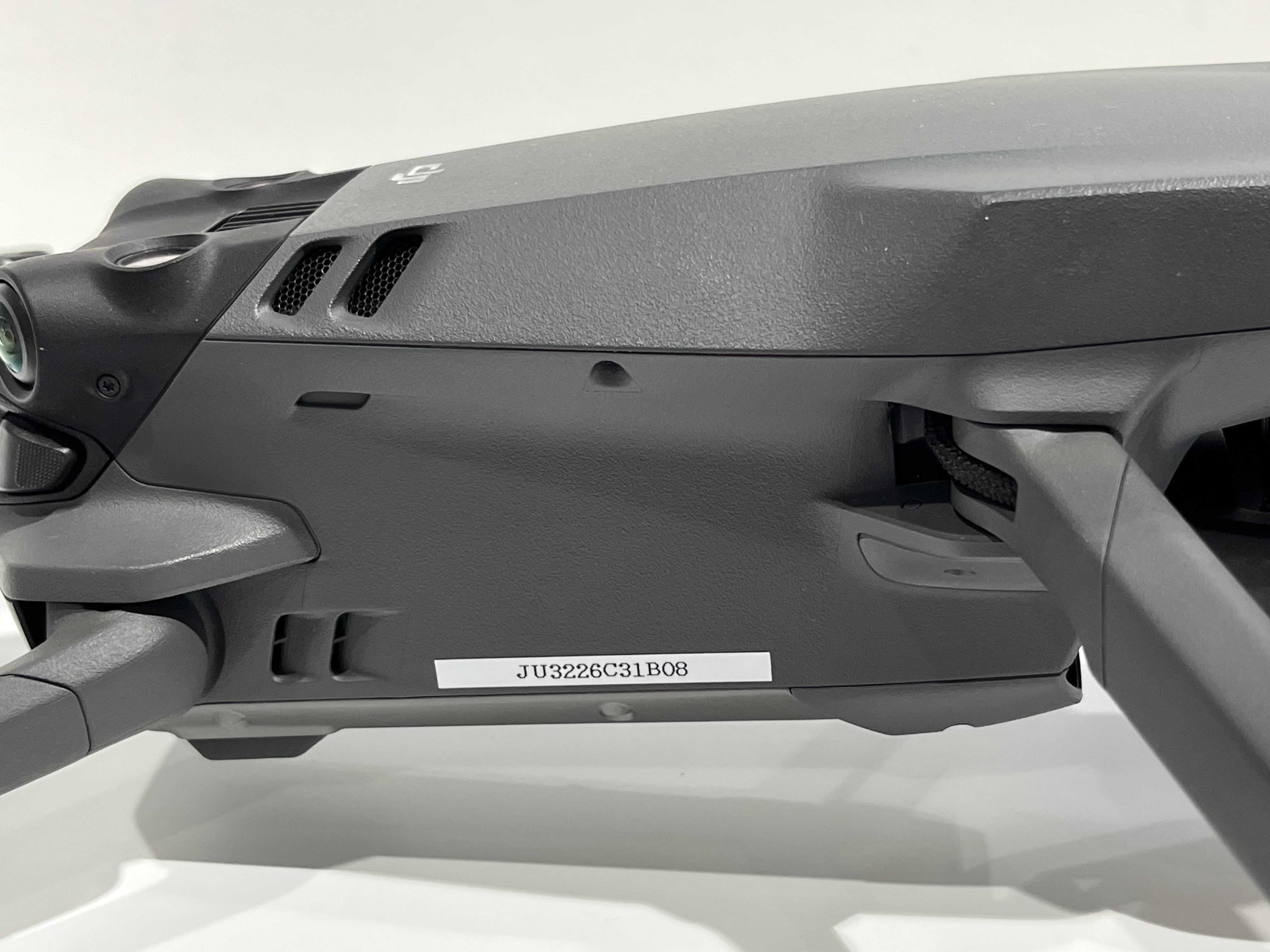 登録記号を機体に表示