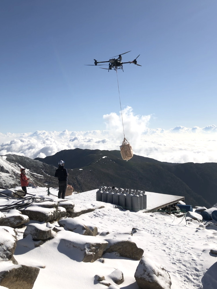  FlyCart-30-mountain-lodge-Demonstration_13