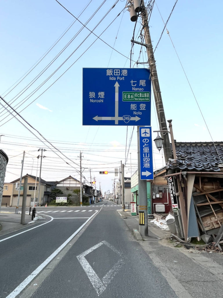 Transporting supplies by drone_01