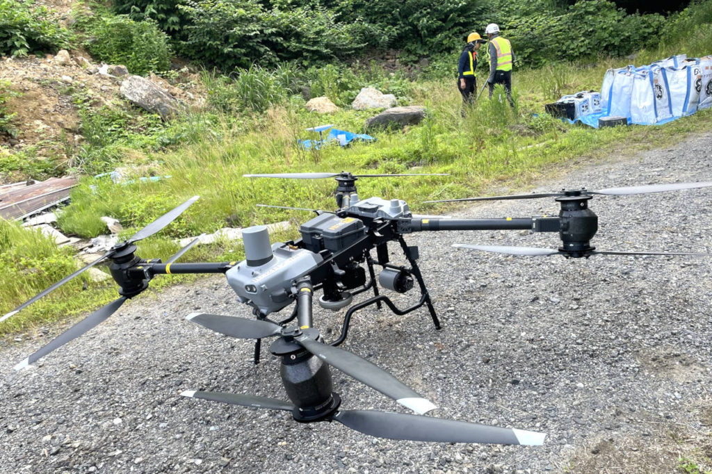 Transporting supplies by drone_03