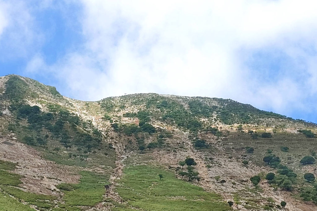 伊吹山土砂災害対策_ドローン資材運搬20
