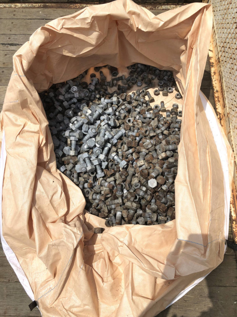 山岳鉄塔資材ドローン搬出04_s