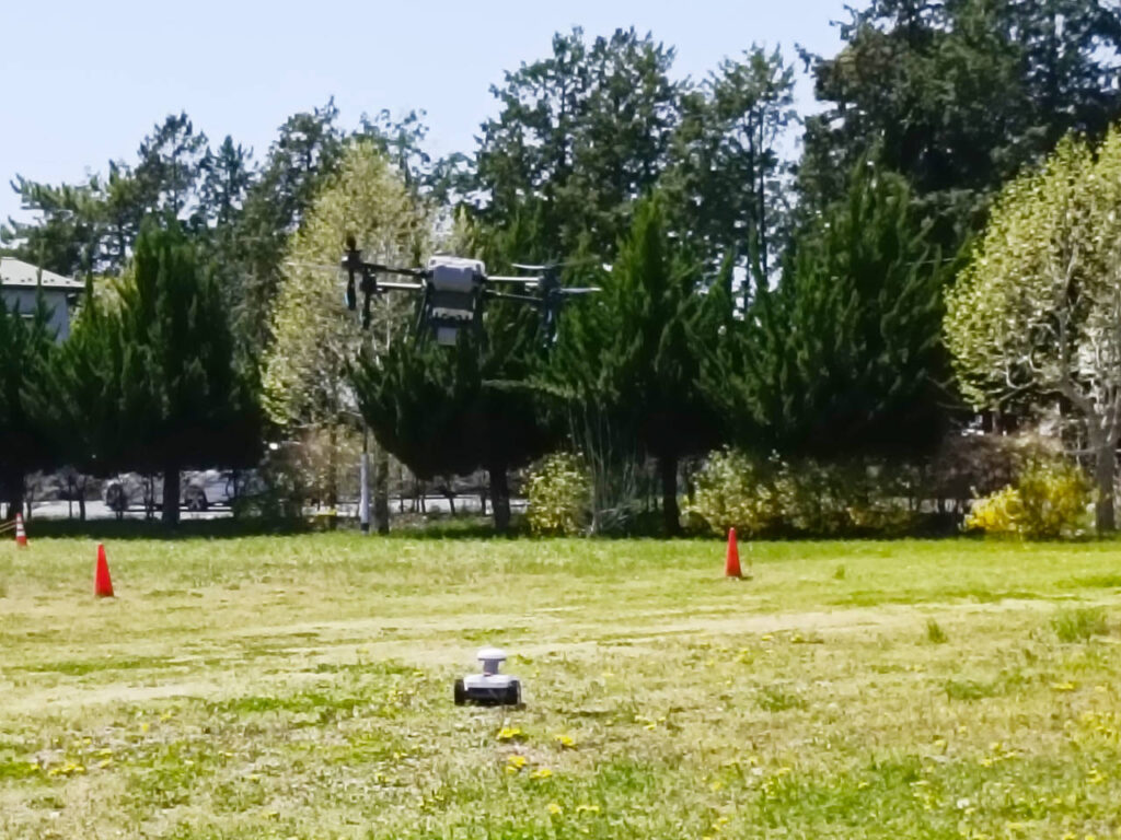 fr4000_Mowing with a robot_15