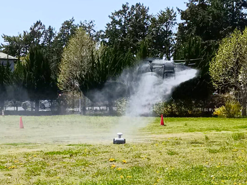 fr4000_Mowing with a robot_16