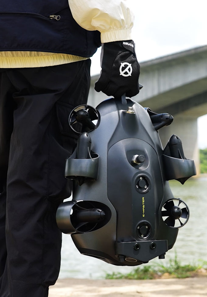 River bridge inspection in ROV_11